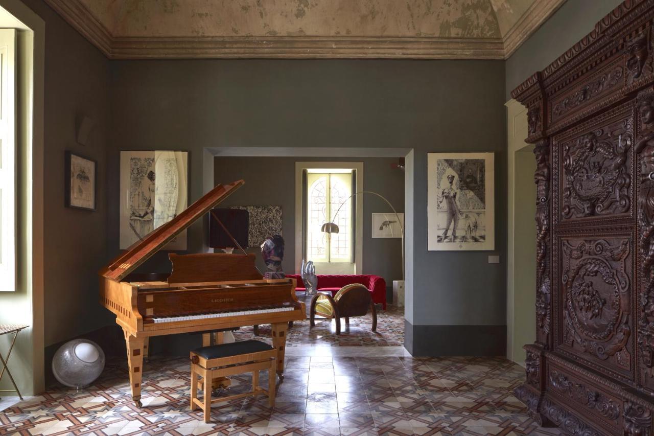 Castle Elvira - The Castle & The Cottage Trepuzzi المظهر الخارجي الصورة