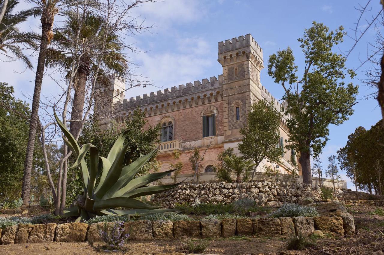 Castle Elvira - The Castle & The Cottage Trepuzzi المظهر الخارجي الصورة